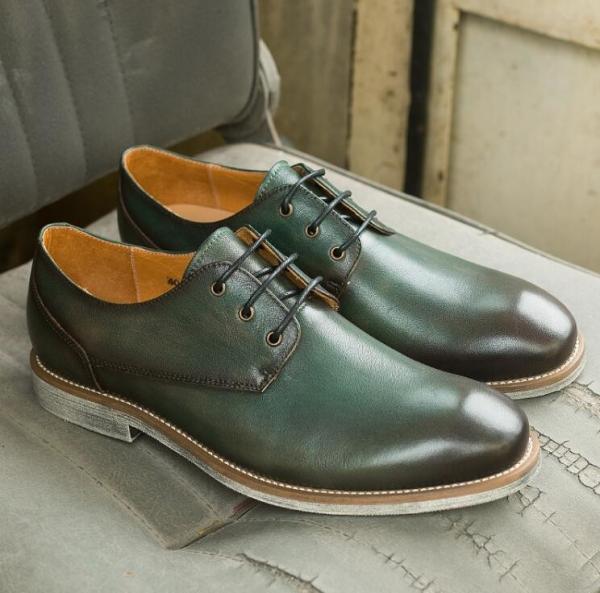 Deslizamento confortável nos preguiçosos dos sapatos de ginástica ocasionais, sapatas do barco dos homens para o inverno