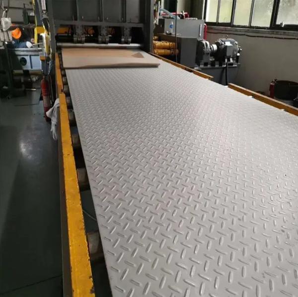 ASTM A36 S235jr Ss400 T37 Q355 Q235B 3mm Hot Rolled Cold Rolled Mild Carbon Standard Checkered Steel Plate