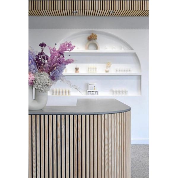 Аудиторий Природный дуб Акустические деревянные панели 3D дизайн Декорация стен