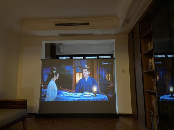 8k Floor Rising Projector Screens Large Size 150 Inch Motorized Projector Screen