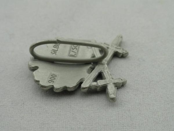 3D Leaves Shape Zinc Alloy Souvenir Badges, Memorial Badge with Cross Sword with Misty Nickel Plating