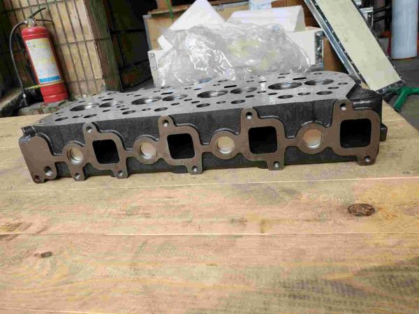 32A01-01010 Mitsubishi シリンダーヘッドモデルS4s 鋳造エンジン シリンダーヘッド
