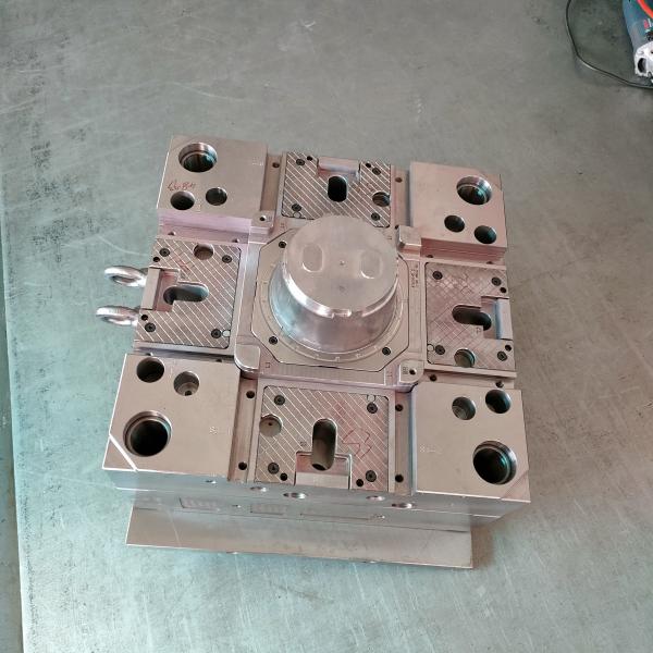 S45C Steel Material Precision Plastic Injection Moulding Mold With Cold Runner