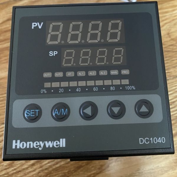 DC1000 Honeywell PID Temperature Controller DC1040CR-701000-E Digital Controller