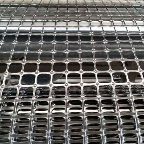 Durable Biaxial Plastic Geogrid 50KNm Crack Prevention Polypropylene Geogrid