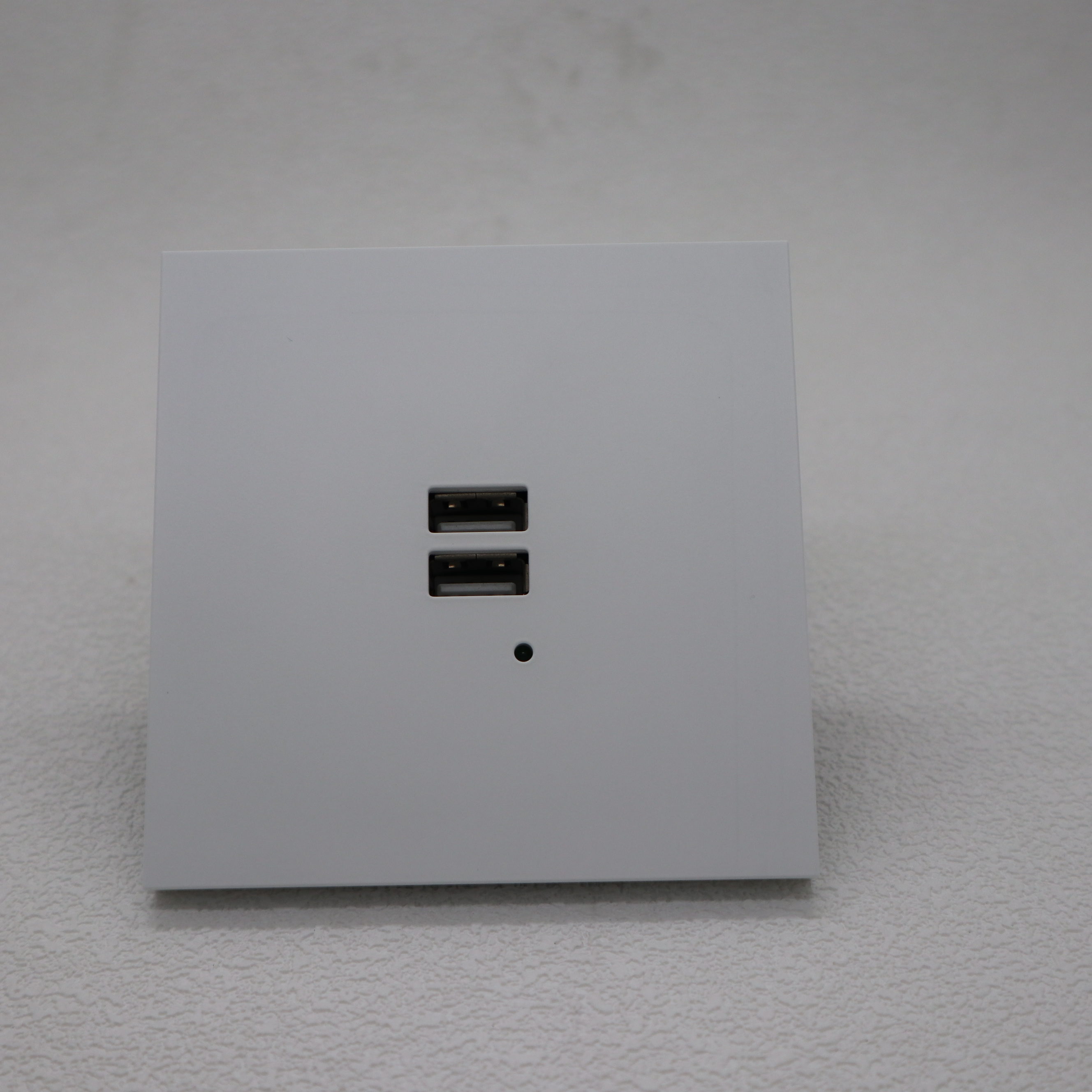 Embedded Soft Card Protective Safety UK Outlet Socket for Industrial Use Wall Socket with US/EU Plug Standard
