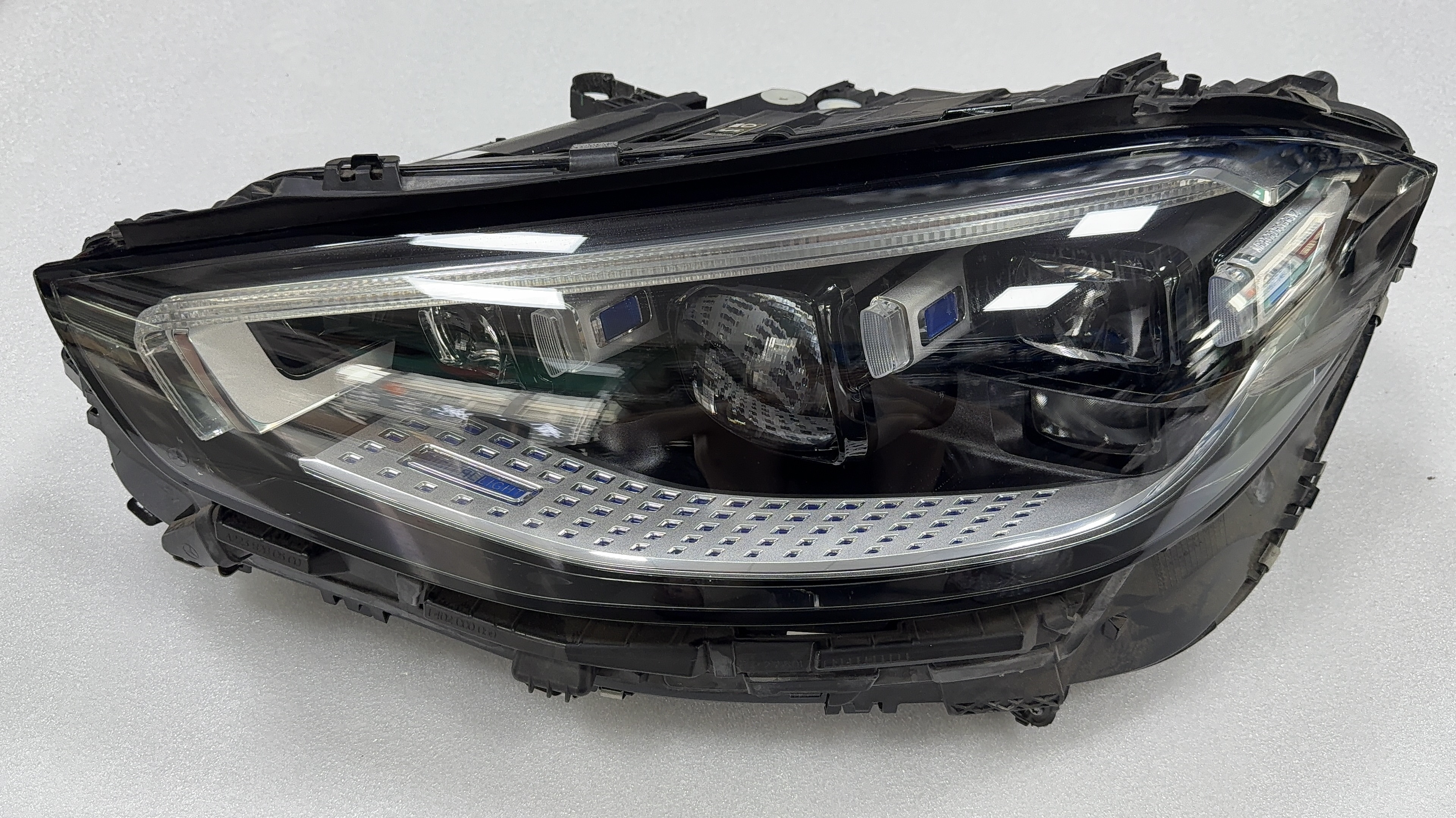 2022- 2024 S600 W233 high-end configuration meteor shower right headlight Part number: A223903405