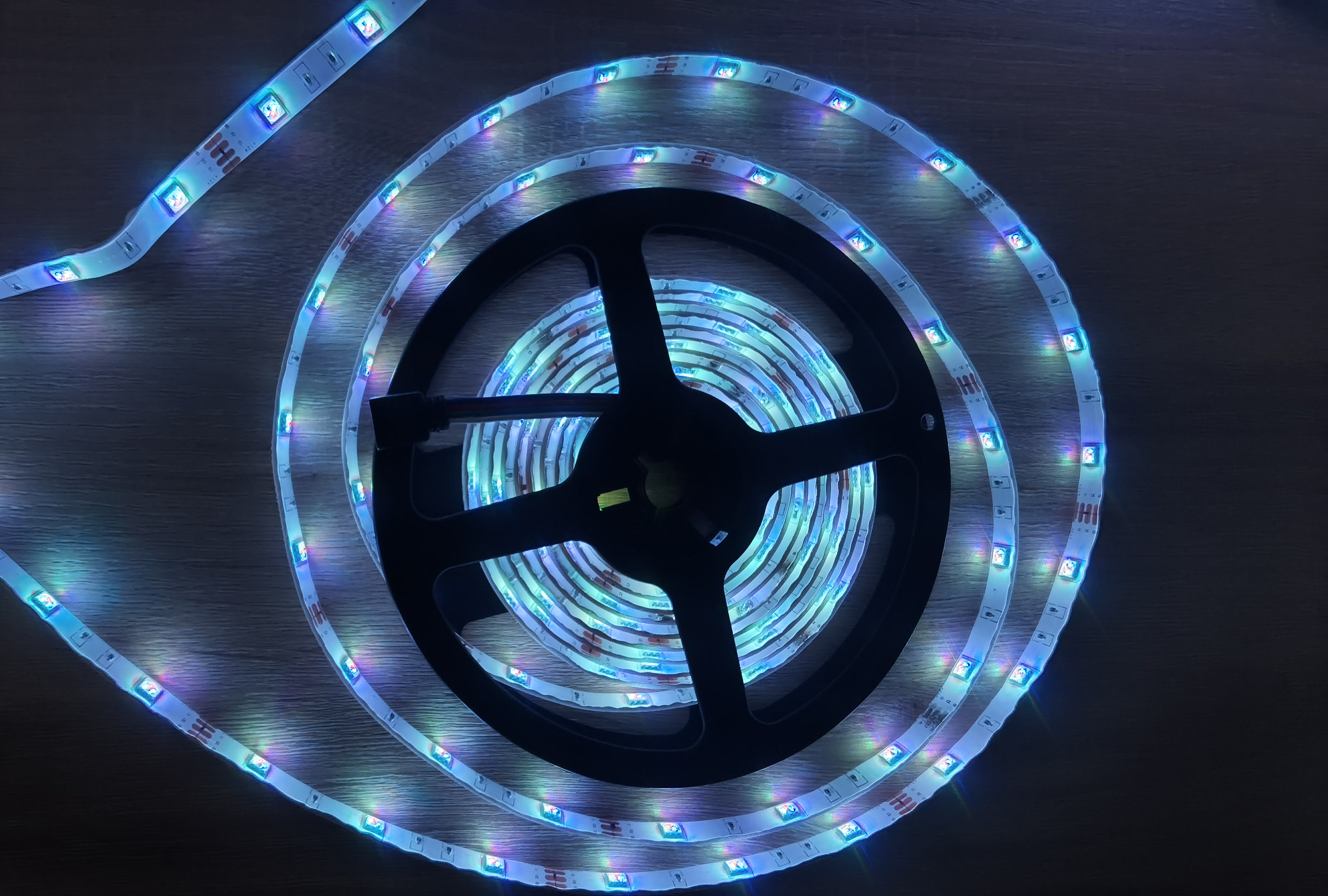 красочный гибкий трубопровод 12V SMD5050 высокий 150leds/roll CRI90 привел свет прокладки