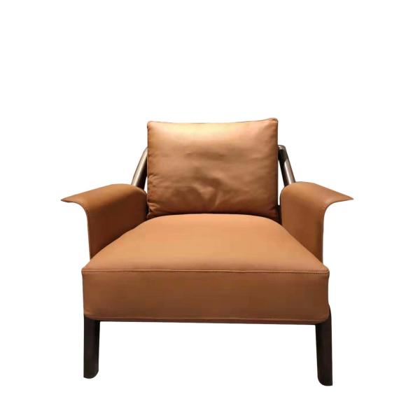 Down feather filled in Leather upholstered cushion Armchair sofa with Oak wood frame for Hotel lobby reception furniture