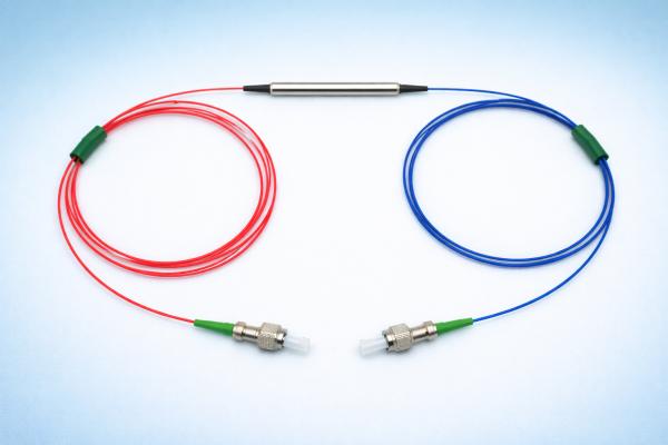 Polarization Maintaining PM Isolator 1310nm 1480nm 1550nm For EDFA / Fiber Lasers