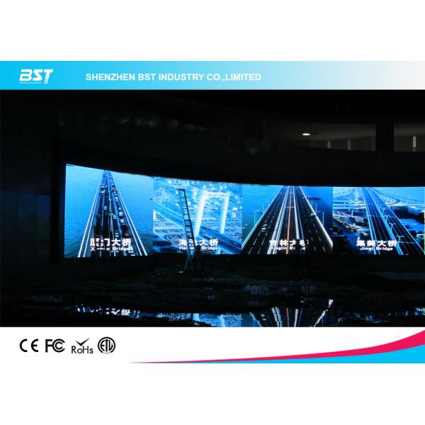 Реклама полного цвета СМД2121 П4мм крытая изогнула видео- экран СИД для торговых центров