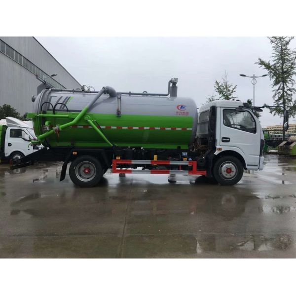 Dongfeng 8cbm Vacuum Suction Truck Price The Factory Sells Suction Trucks, Suction Trucks and Manure Sludge Trucks.