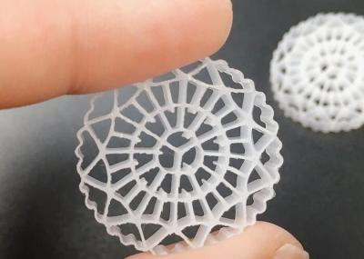 Meios de salvamento PE63 de Fliter do biopipe do espaço MBBR para tecnologia do ² /O do tratamento/RAS With White Color A de águas residuais