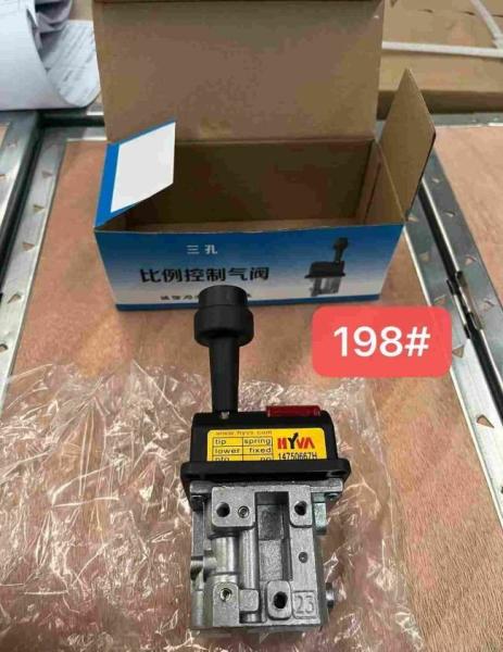 Hydraulic Lift Control Valve 14750667 HOWO Truck Parts HYVA