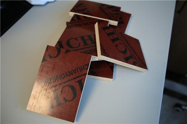 Low Formaldehyde Emission Hardwood Faced Plywood Easy To Clean 1220mm*2440mm