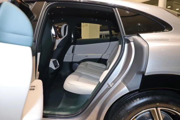 XIAOMI YU7 Popular Used Cars 2025 Ultra-Long Range Rear-wheel Drive Version By Xiaomi Car With Pure Electric Energy Type