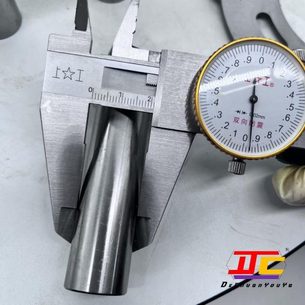 HPV105-02R 2628 Linde Plunger Pump Oil Field Concrete Equipment