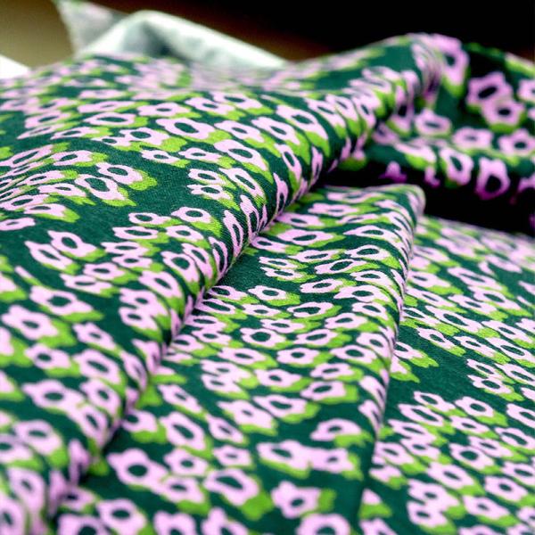 el estiramiento orgánico del algodón 170gsm hizo punto la tela Dot Printed For Garments floral