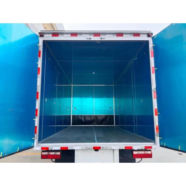 Véhicules antidéflagrants pour liquides inflammables rectangulaires 4 * 2 neufs ou d'occasion du groupe China National Heavy Duty Truck Group à vendre