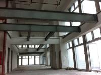 Structure métallique 2000㎡ d'atelier standard d'ASTM avec les ponts roulants