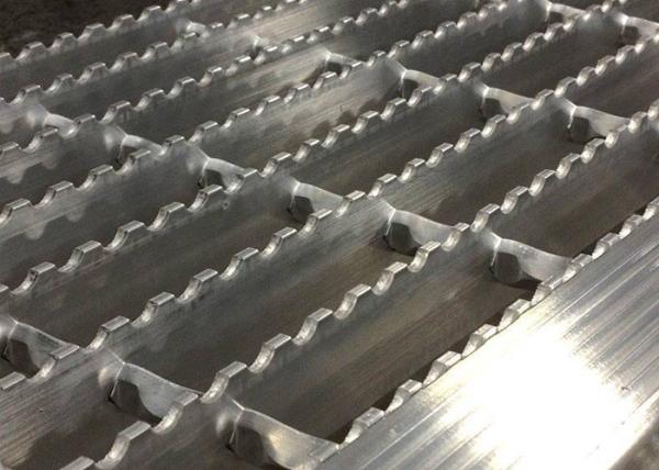 Serrated Aluminum Grating For Roof Grille 6063 Raw Material Customized Size