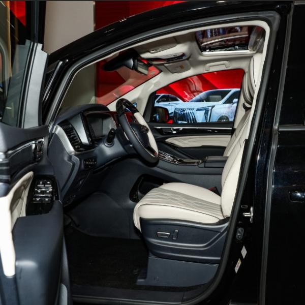 Подержанные автомобили 2021 Trumpchi M8 Большая вместимость 7 мест