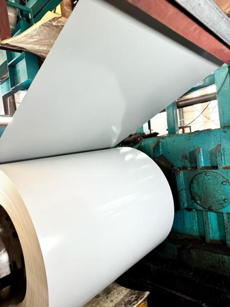 Bobine d'acier galvanisé de 1 mm revêtue de couleur pour l'industrie de la construction