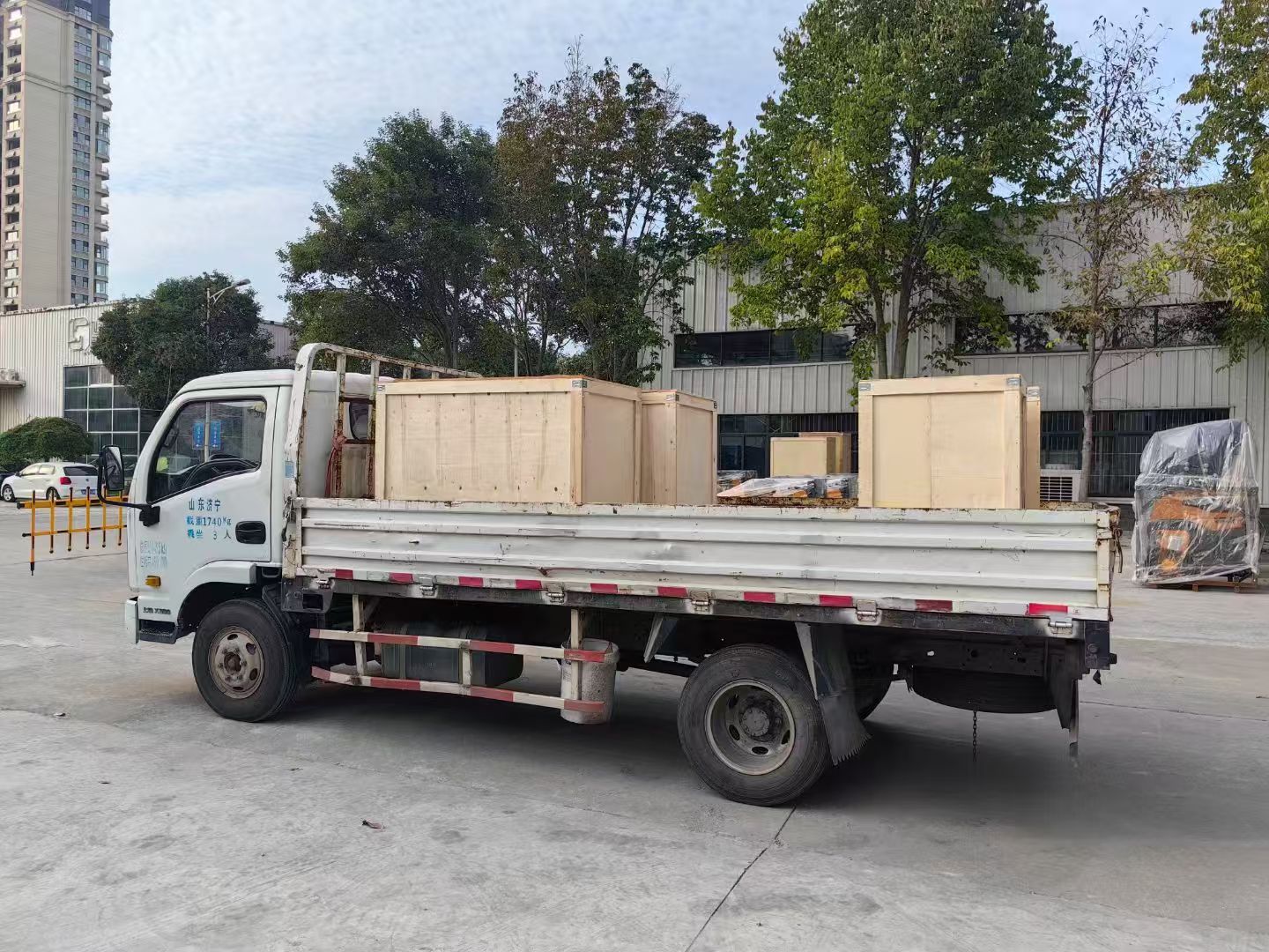 125kg Reverisble Type Gasoline Power Vibrating Plate Compactor Export in Kenya