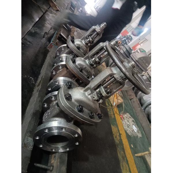 Precision casting of valve core and stable control of flow passage-carbon steel coated sand process valve casting, reliable seal and outstanding performance.