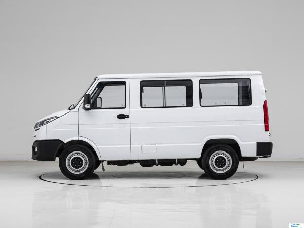 Multi-functional Touch Screen MPV for Iveco Diesel Passenger and Freight Transport