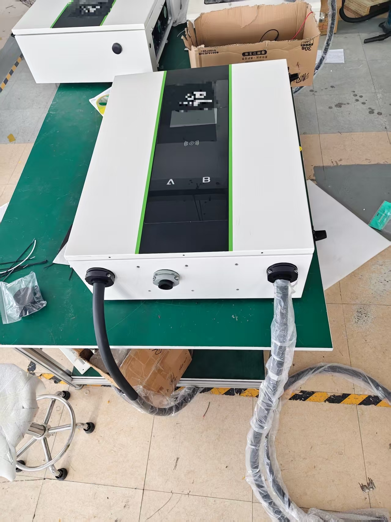 40kW 380V Multiple Languages DC Fast EV Charging Station Dual Gun CCS1 CCS2 GB/T CHAdeMO OCPP Commercial Charger