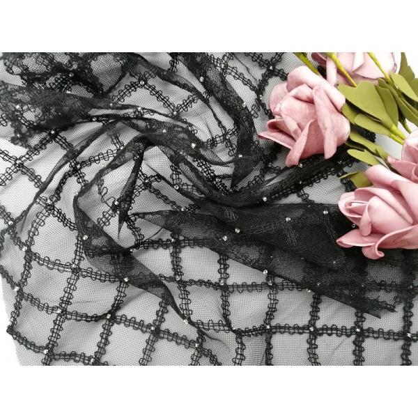 Белое Geo отбортовало ткань вышивки