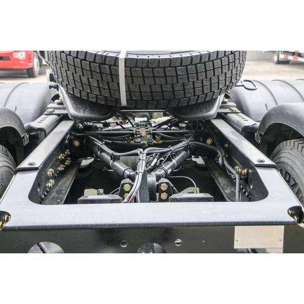 Shacman Tractor Truck X5000S Single-Row Half-Seat 560 Horsepower 12-Speed 6X4 LNG Tractor