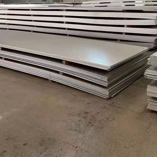 JIS G4305 SUS304 SUS304L Stainless Steel Sheet with 2B Surface and Thickness 0.4 - 3.0mm Cold Rolled