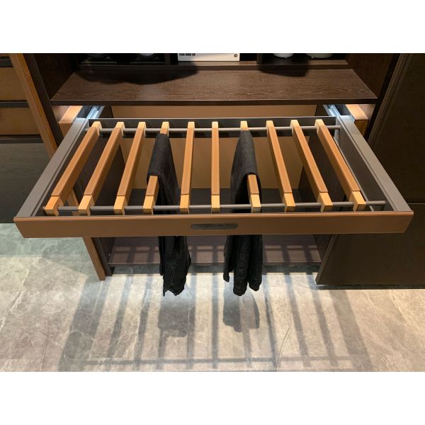 Modern Stylish Wardrobe Closet with Customized Size and Durable Design Ready to Ship