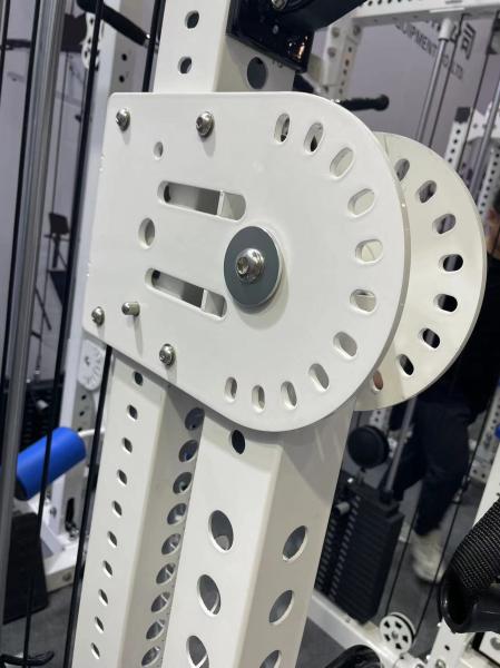 Commercial tout-en-un entraîneur fonctionnel Unisexe multi-fonction Smith Machine Home Gym Exercice Fitness Rack d'entraînement de force