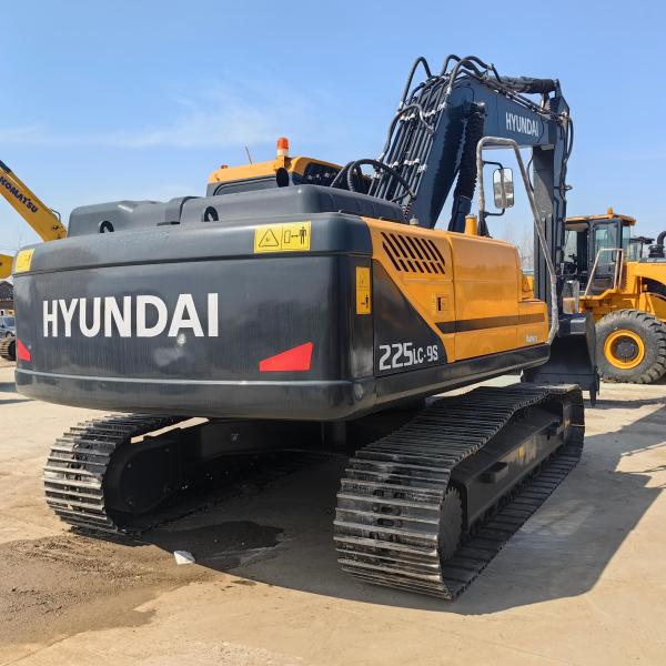 Une nouvelle arrivée de 22 tonnes d'excavatrices Hyundai utilisées Hyundai 225lc-9 Crawler Digger en vente