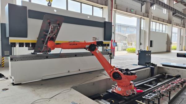 Robô de dobra e manipulação automática Célula de robô industrial KR210