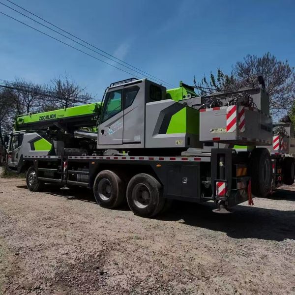 2021 Used Zoomlion Truck Crane ZTC252E 25 Ton Lifting Capacity Used Engineering Construction