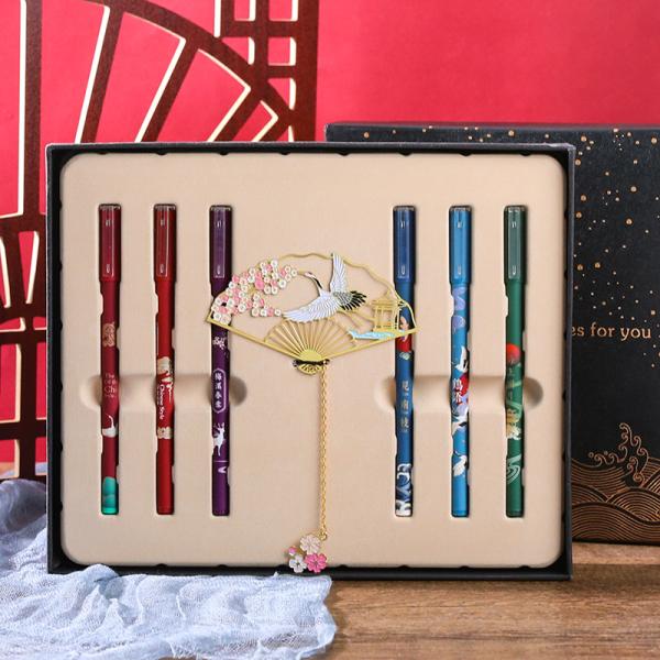Chinese Style Colorful Signature Pen Set Plastic Gel Pen With Folding Fan Bookmark