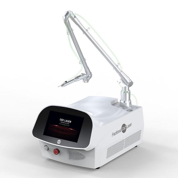 Máquina fracionária 635nm do laser do CO2 do tubo de vidro para a remoção da acne da marca de nascença da pele