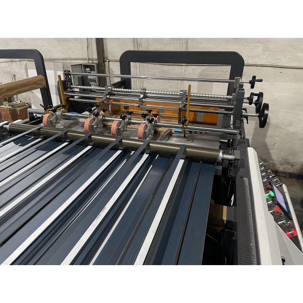 JIGUO ZWC-1700-4 Paper Sheeter Cutter Machine，Reference weight of cutting paper：50-500g/m2，Max.Diameter of paper：1650mm(65〃)Max，Maximum cutting meter speed：300m/min