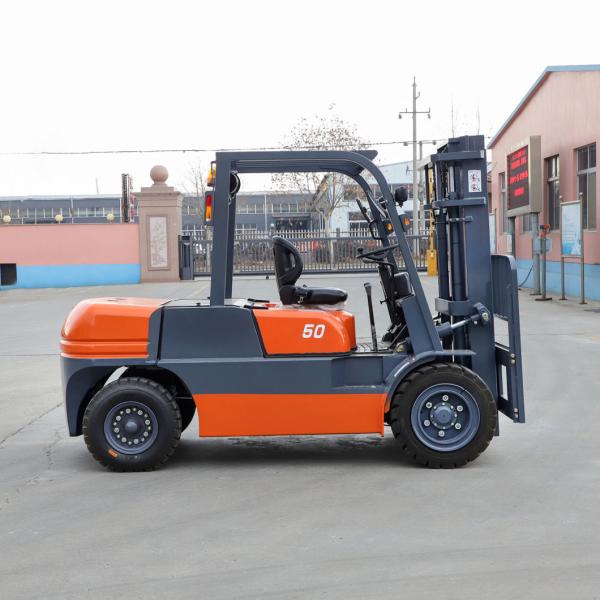 Chinese or Japanese Engine 4.5ton Diesel Forklift Truck with CE Certification and Fork