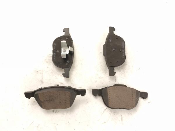Volvo S40 V50 Auto Parts Brake Pads Front Brake Pad 30793618 3074203