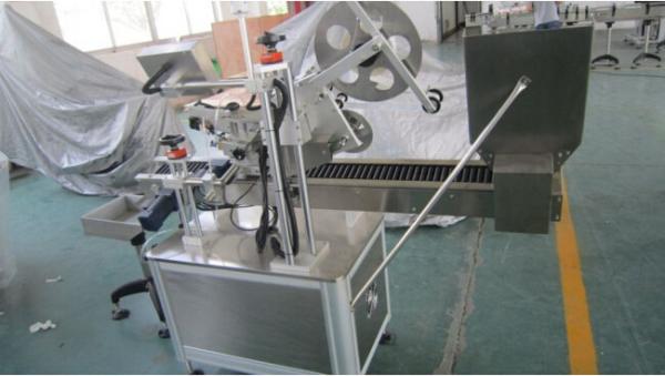 Heavy Duty Automatic Horizontal Labeling Machine For Plastic Bottles / Bags