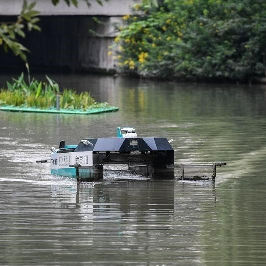 Electric Thruster Unmanned River Cleaning Boat With Automatic Lifting Garbage Baskets SMURF