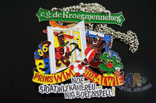 Carnival Festival Gifts Custom Design Sports Events Enamel Medals Shiny Silver Plating With Chain