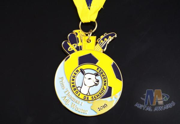 Personalized Enamel Medals Custom Medallions Giraffe Shaped 50mm Size