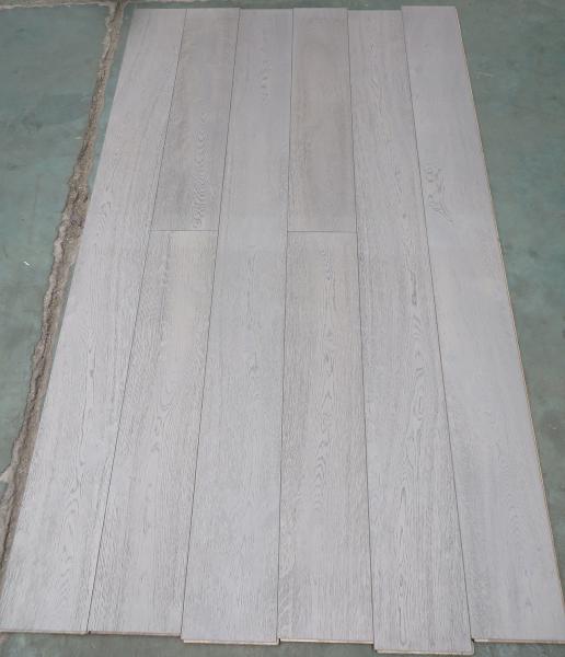 smoked Oak Engineered Wood Flooring with silver powder