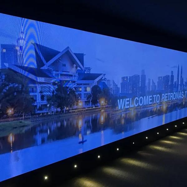 REISS High Refresh Rate Indoor HD 4K P1.2 P2/P2.5/P3 LED TV Display Small Pitch